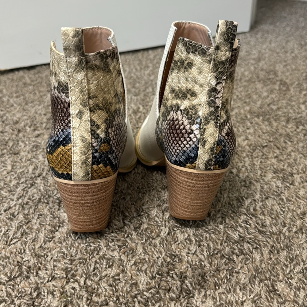 Ankle Boots - Picture 3 of 5